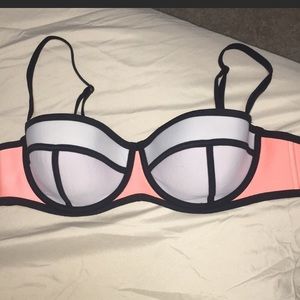 Triangl Bikini Top